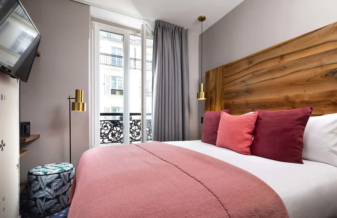 Hotel Maxim Folies-1